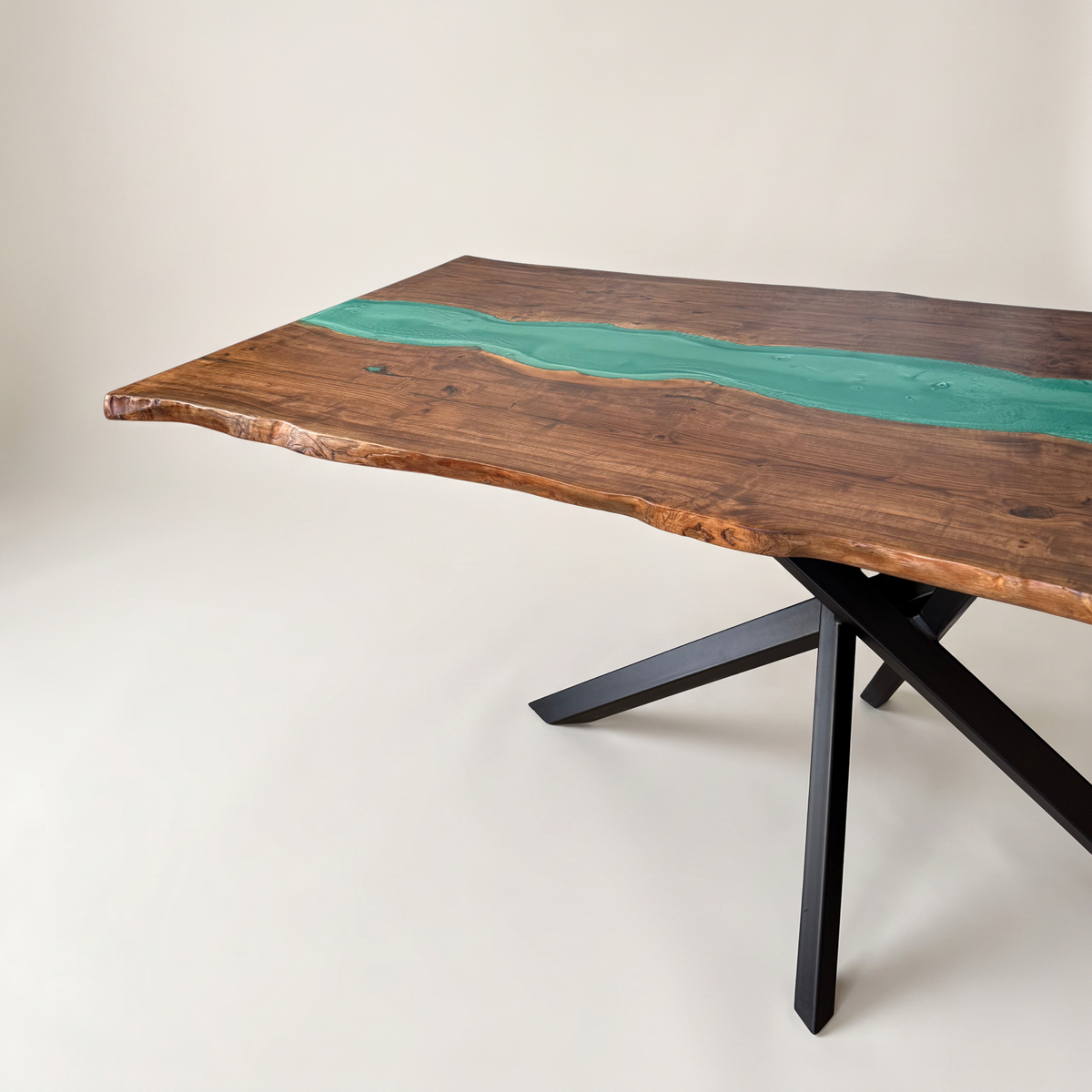 Masa de dining Dark Oak cu rasina turcoaz